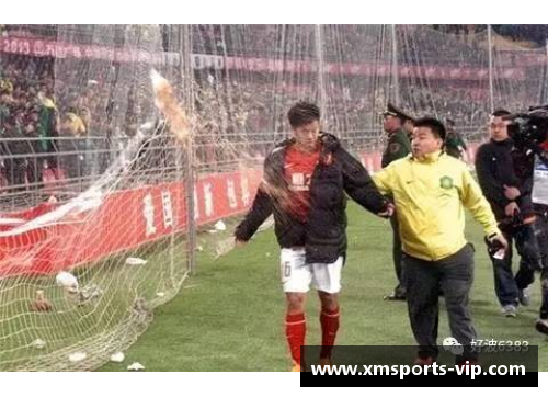 球迷愤怒！骂球员事件再次引发关注